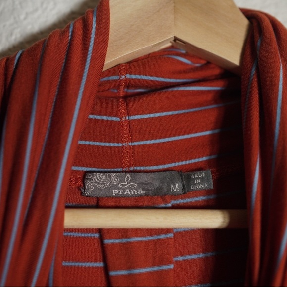 Prana Women's Sol Protect Gingerbread Stripe Turtleneck size Medium - Picture 7 of 13